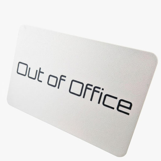 Capot résistant aux UV et aux chocs pour une unité de mât.