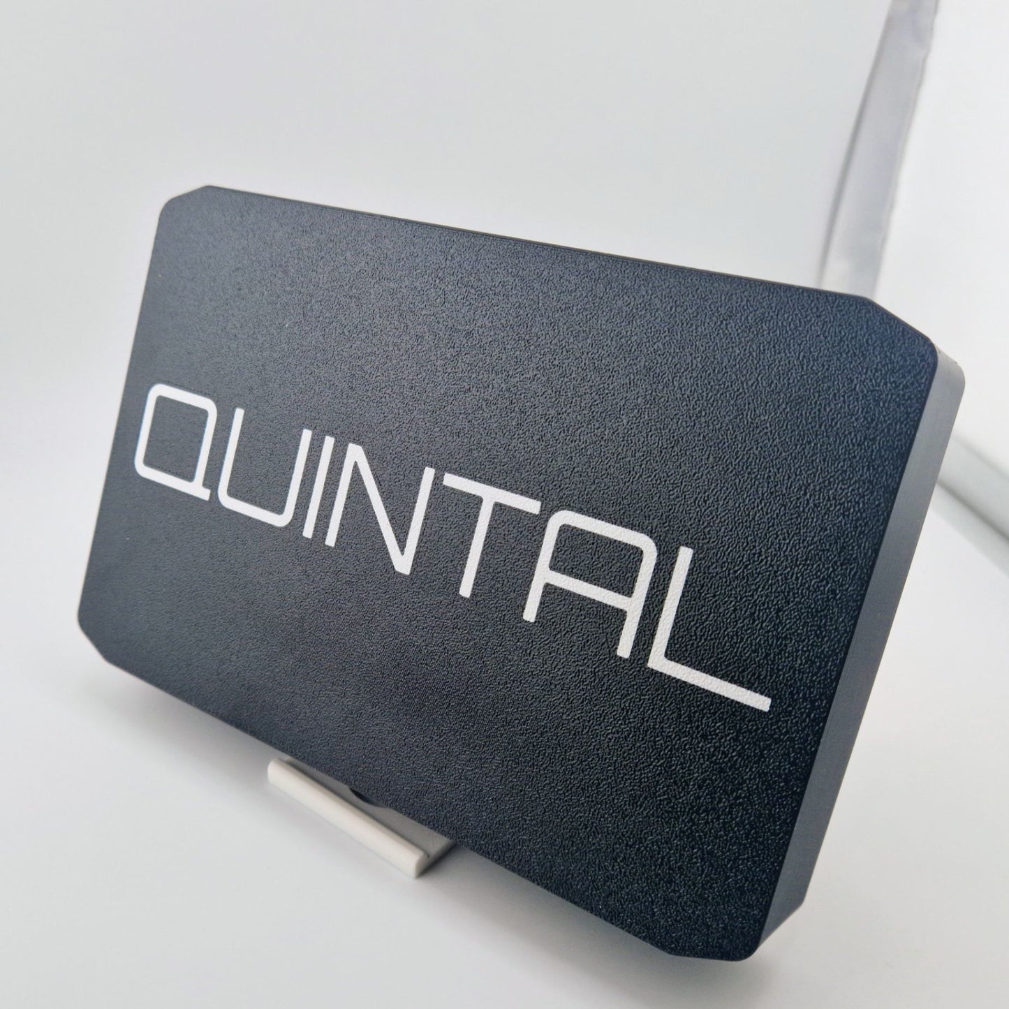 Un boîtier résistant pour unité GPS, résistant aux UV, aux chocs et à l'eau.
