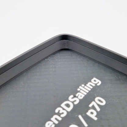 Beveled edge of a white electronic instrument for an adjustable fit