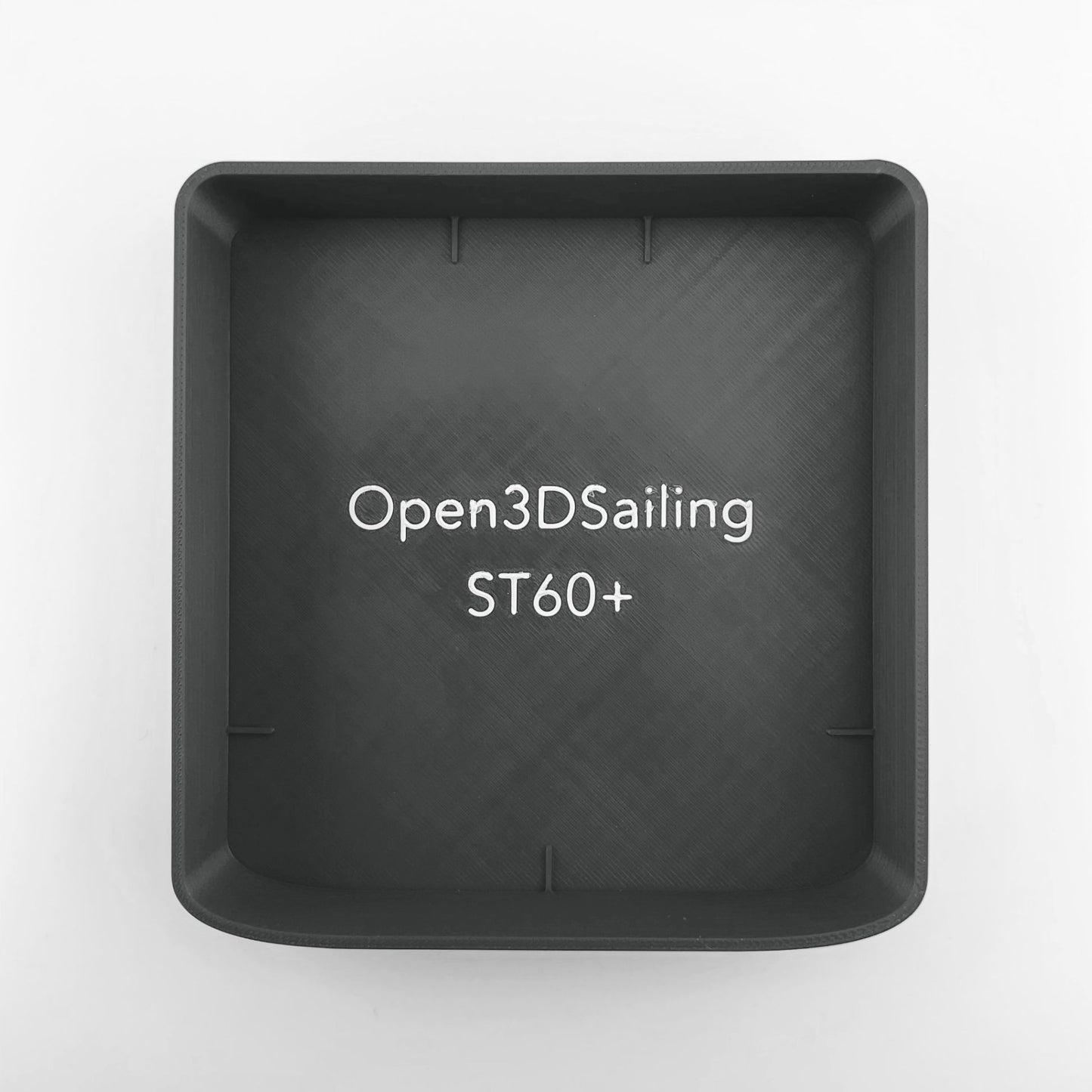Vue arrière du capot protégeant un instrument Raymarine ST60 Plus