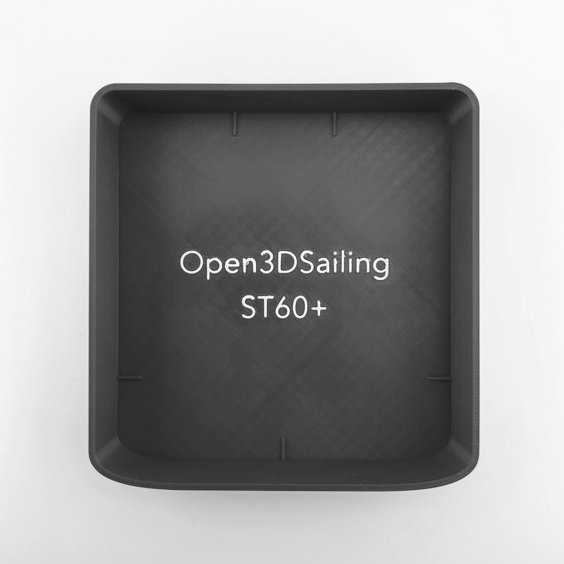 Vue arrière du capot protégeant un instrument Raymarine ST60 Plus