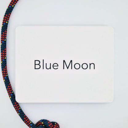 Capot vue de face avec nom du bateau écrit dessus